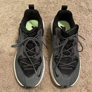 Woman’s Nike Air Running Shoes